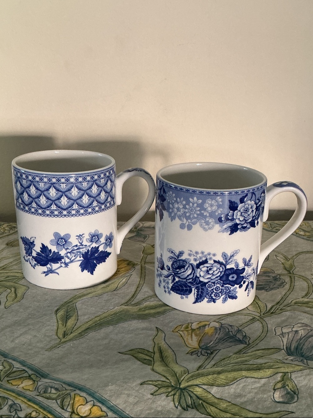 Spode Blue Room Collection Mugs Set of 2 Geranium & Blue Rose